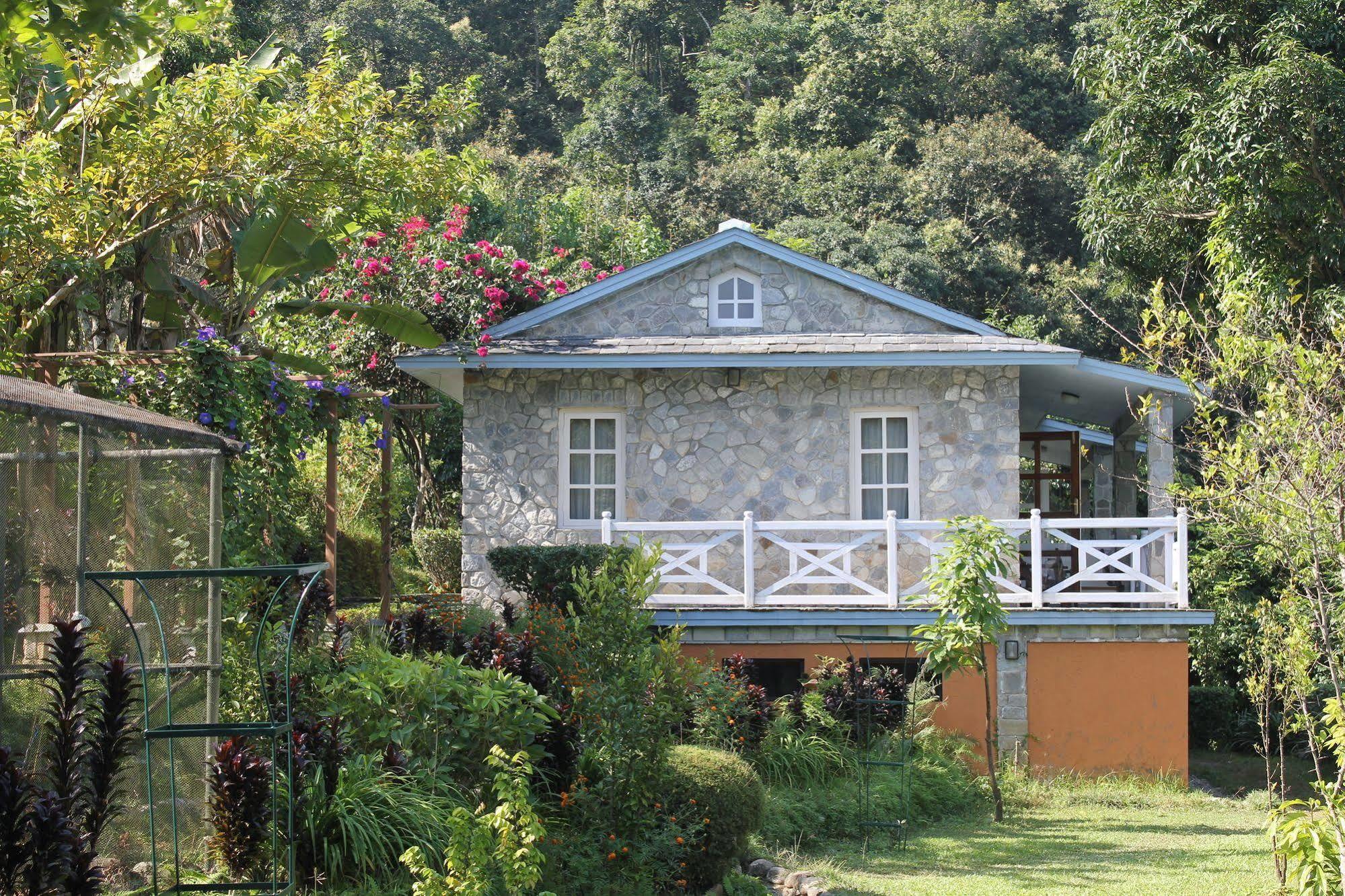 The Begnas Lake Resort & Villas Похара Екстериор снимка